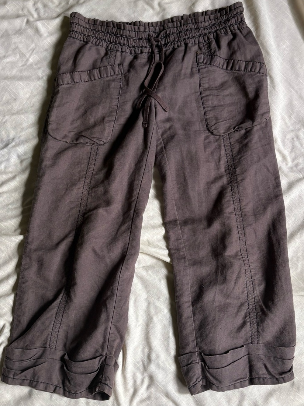 Free People ladies size 6 Drawstring Capri pants in faded medium Brown